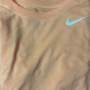 Women’s Nike dri fit tee size small